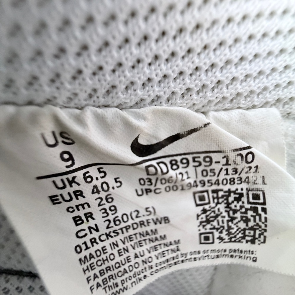 Nike Women's Air Force 1 '07 "Triple White - Picture 8 of 8